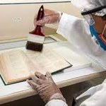 Curso de Extensão Conservação preventiva em acervos bibliográficos