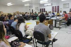 Primeiro dia do II Seminário de Avaliação do Curso de Comunicação contou com presença de professores na bancada de debates